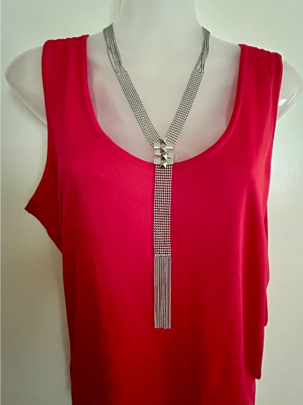 Women's Scoop Neck Tank Top in Bright Red Sz L​​​
